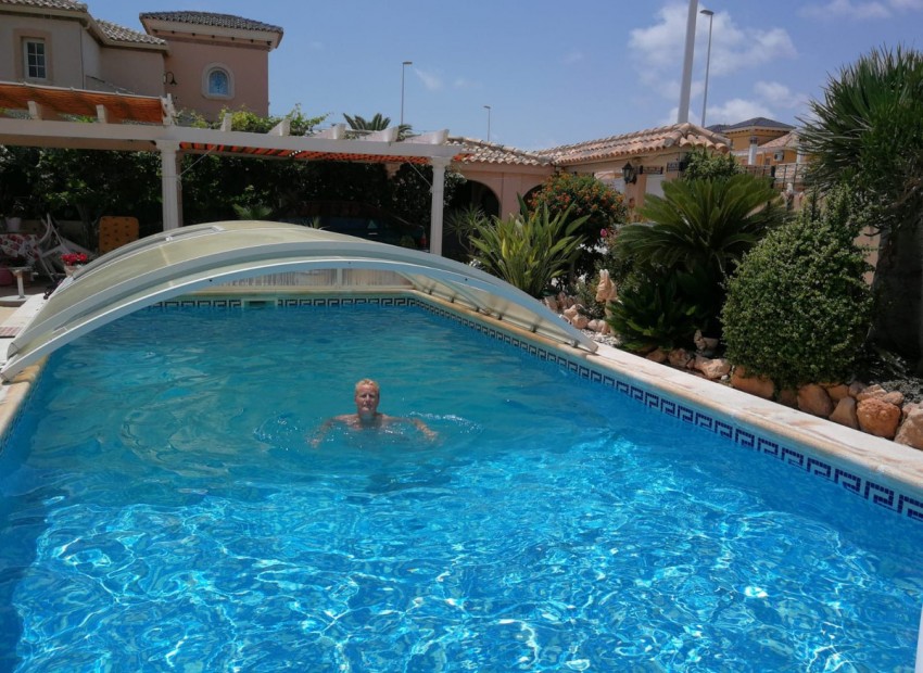 Resale - Villa - La Zenia