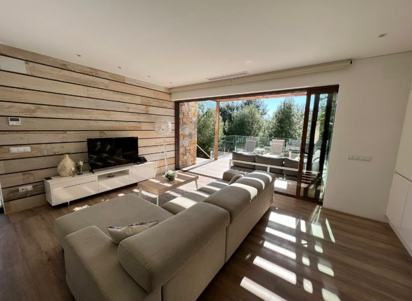 Resale - Villa - Las Colinas - Las Colinas Golf Resort