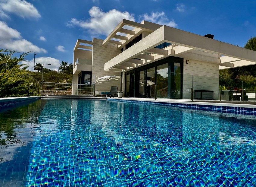 Resale - Villa - Las Colinas - Las Colinas Golf Resort