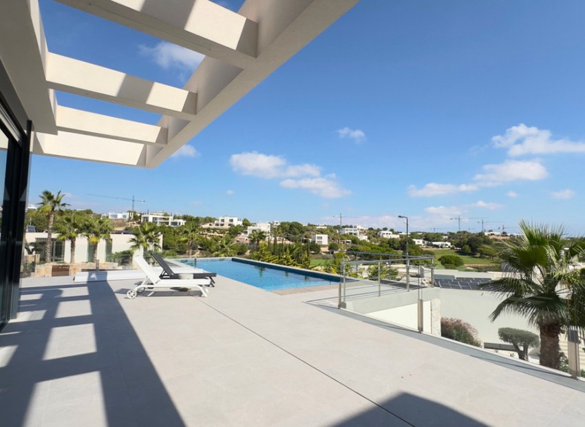 Resale - Villa - Las Colinas - Las Colinas Golf Resort