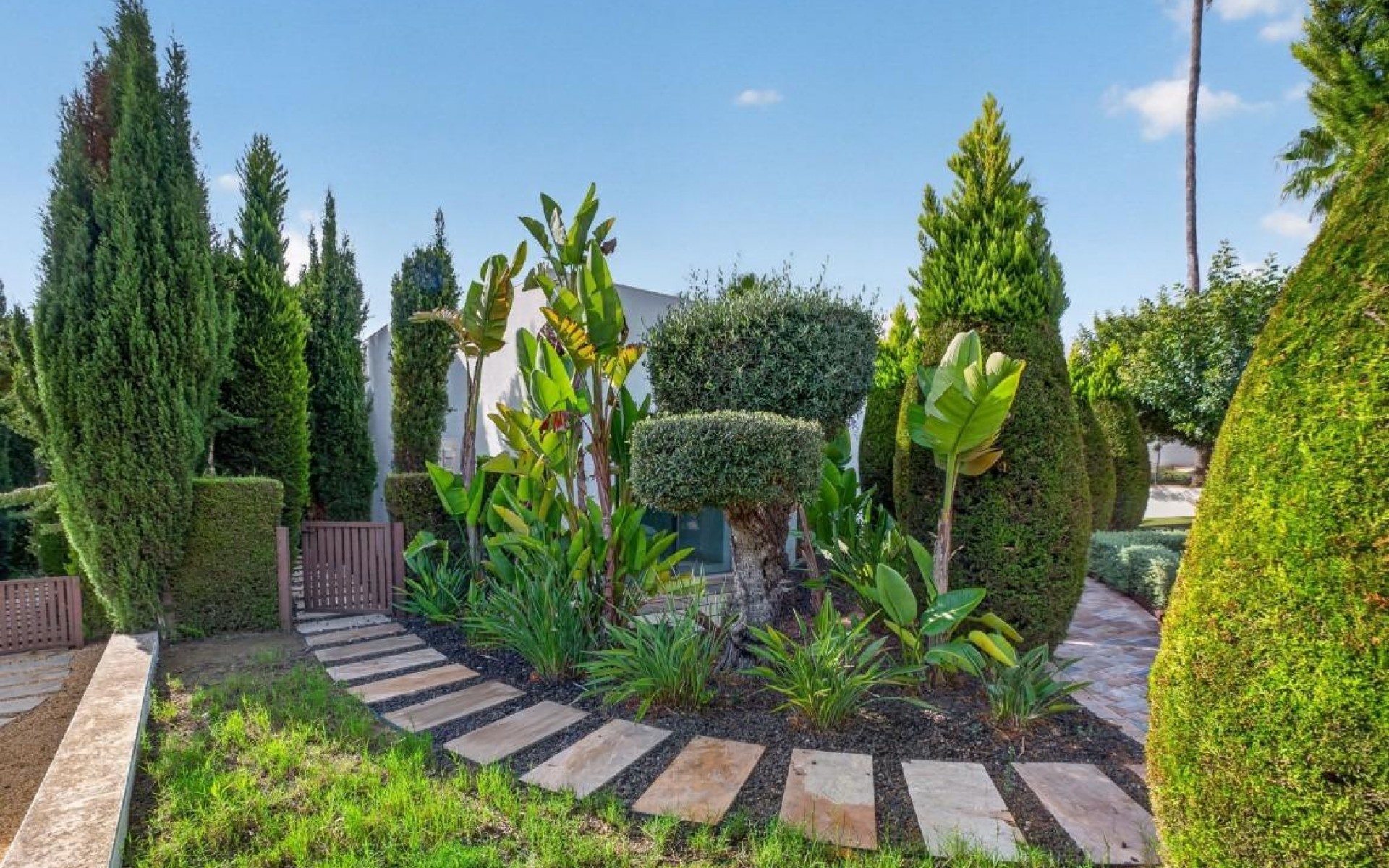 Resale - Villa - Las Colinas - Las Colinas Golf Resort