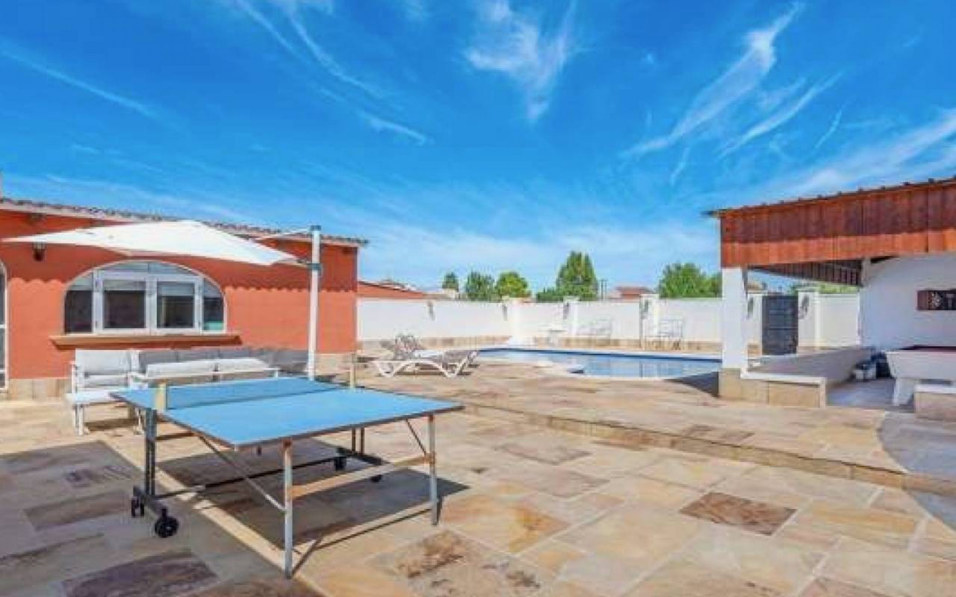 Resale - Villa - Las Heredades - Heredades