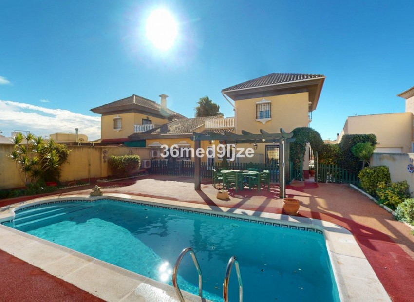 Resale - Villa - Los Alcazares - Los Alcazares Centro