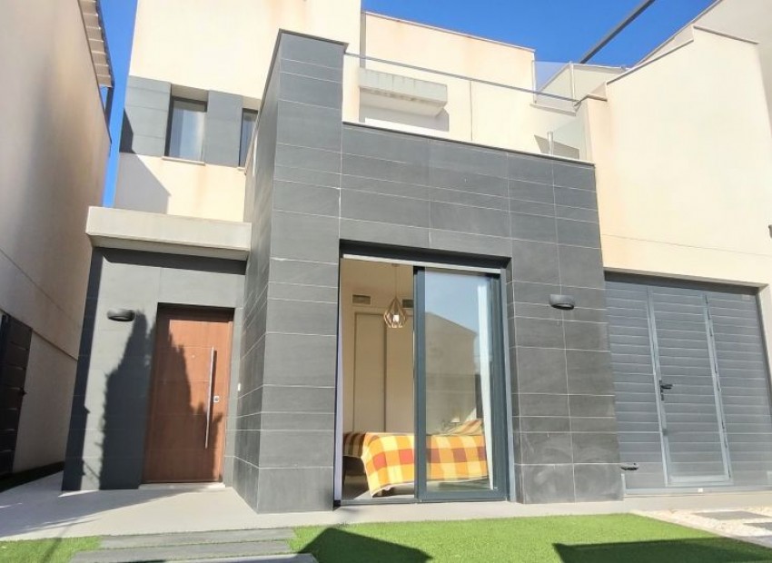 Resale - Villa - Los Alcazares