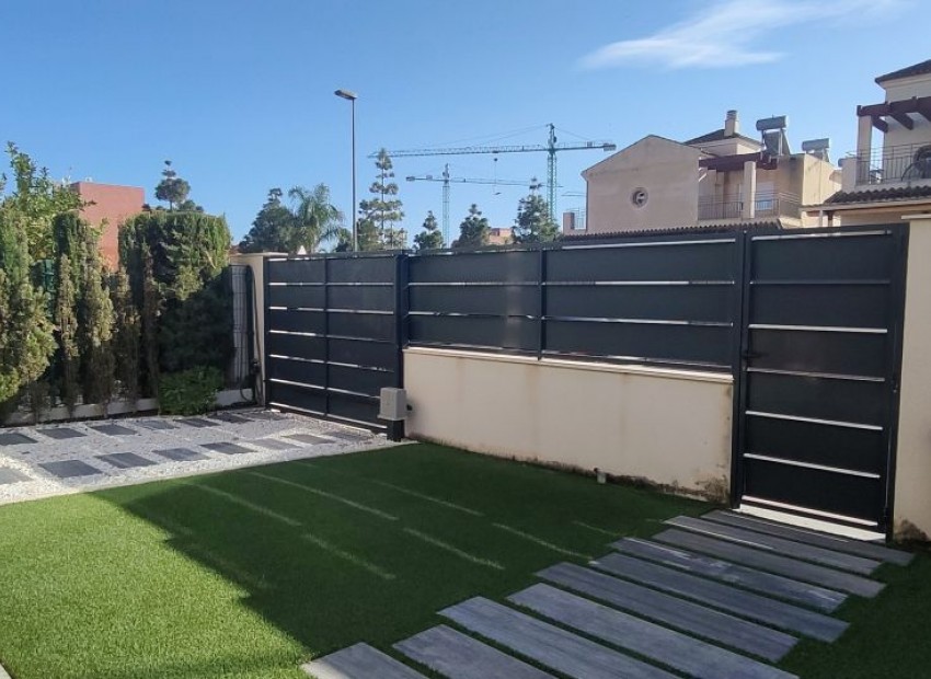 Resale - Villa - Los Alcazares