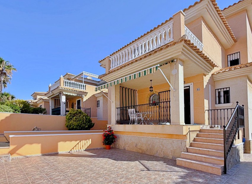 Resale - Villa - Los Altos - Royal Park