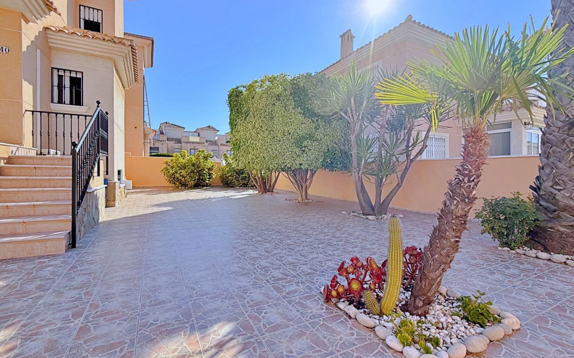 Resale - Villa - Los Altos - Royal Park