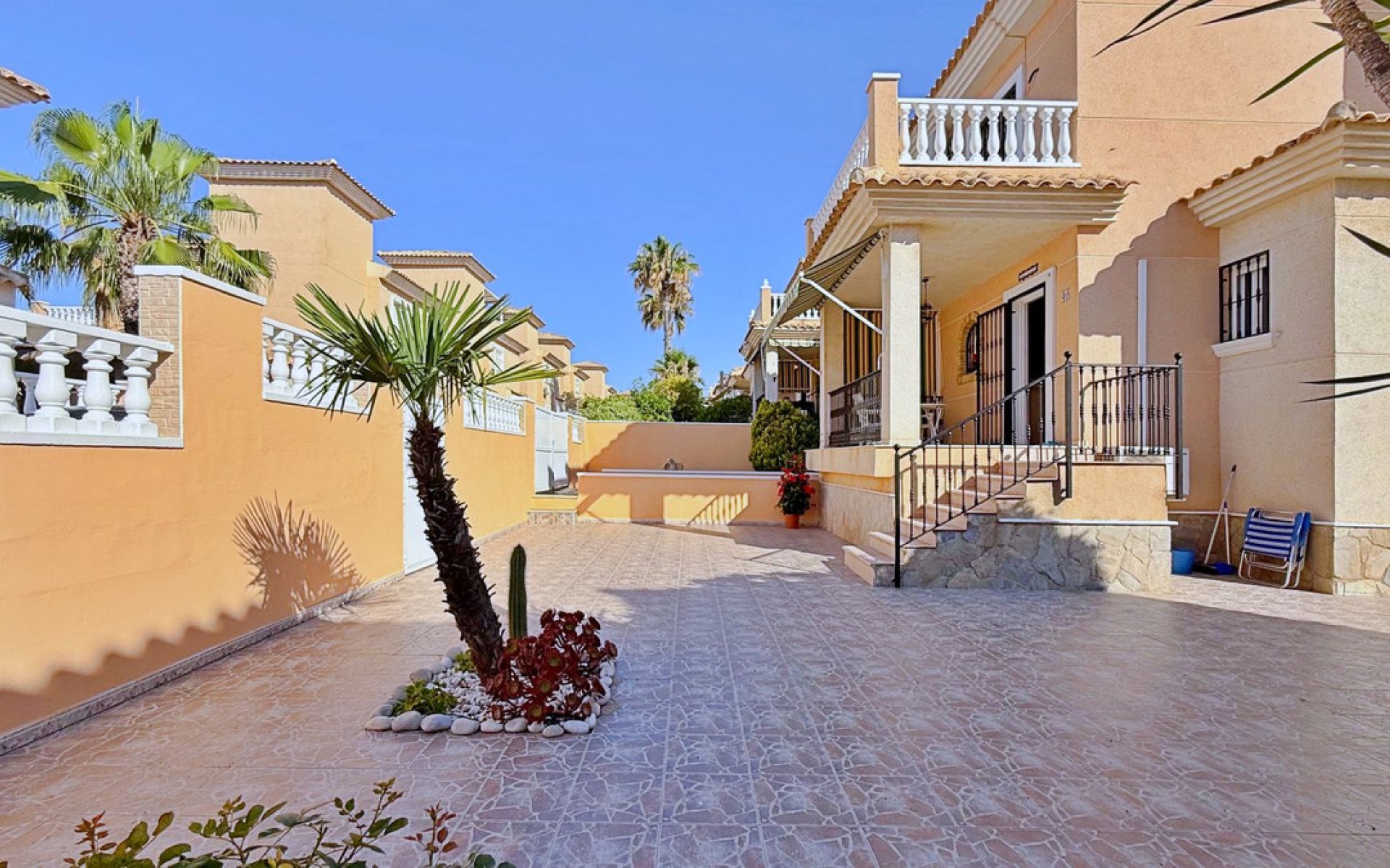 Resale - Villa - Los Altos - Royal Park