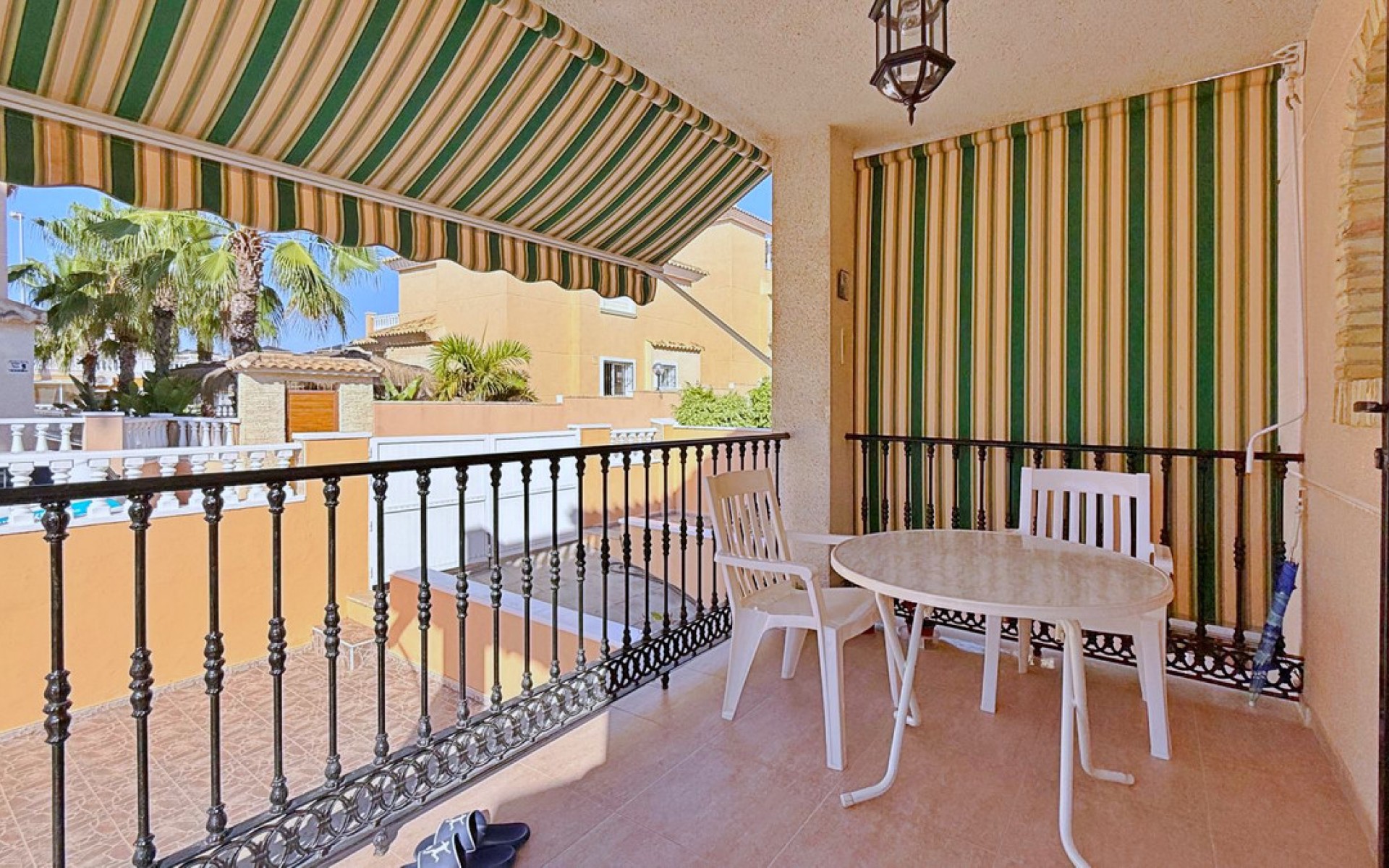 Resale - Villa - Los Altos - Royal Park