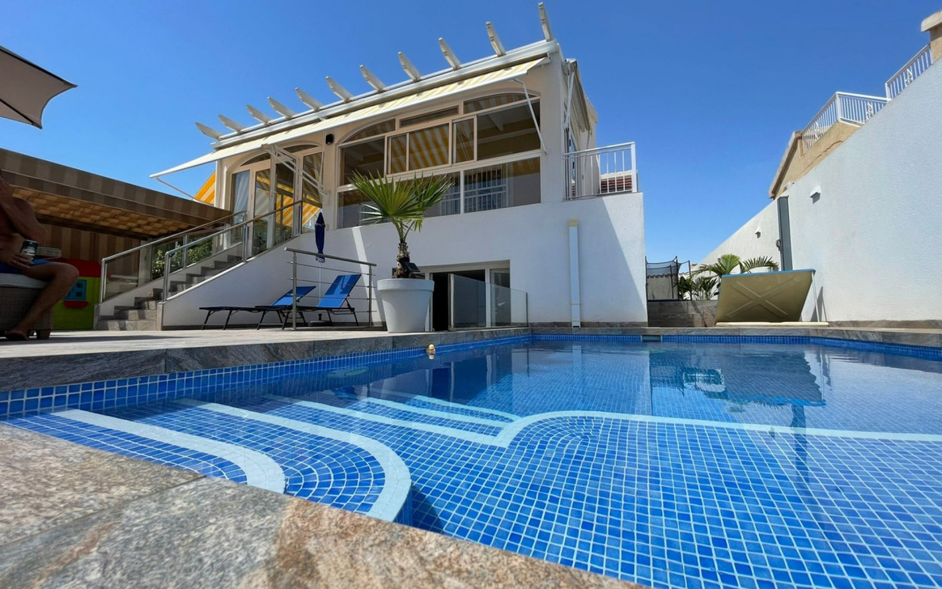 Resale - Villa - Los Altos