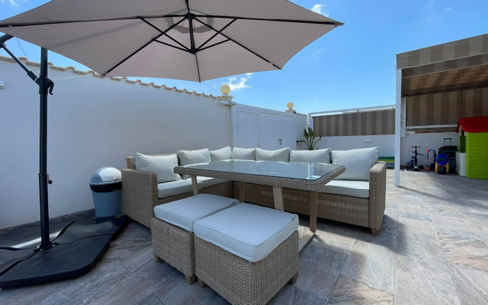 Resale - Villa - Los Altos