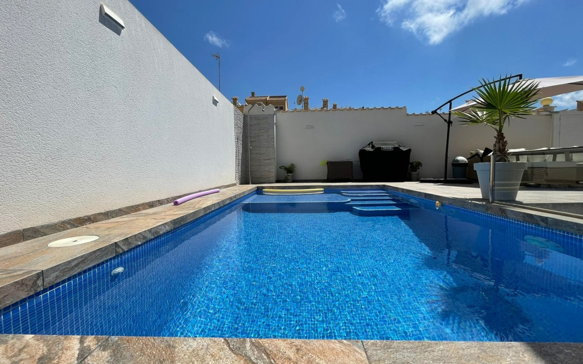 Resale - Villa - Los Altos