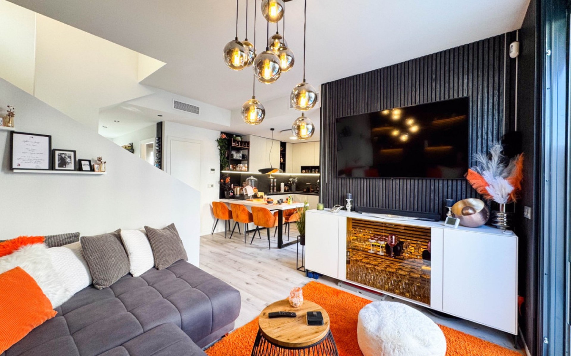 Resale - Villa - Los Altos