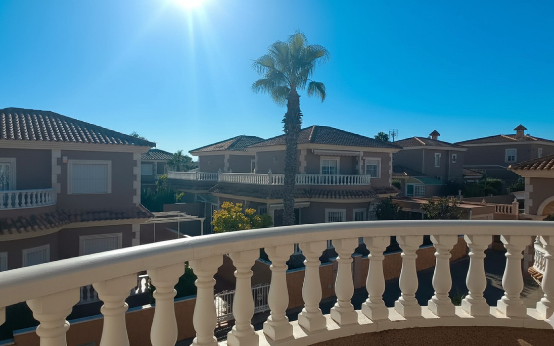 Resale - Villa - Los Altos