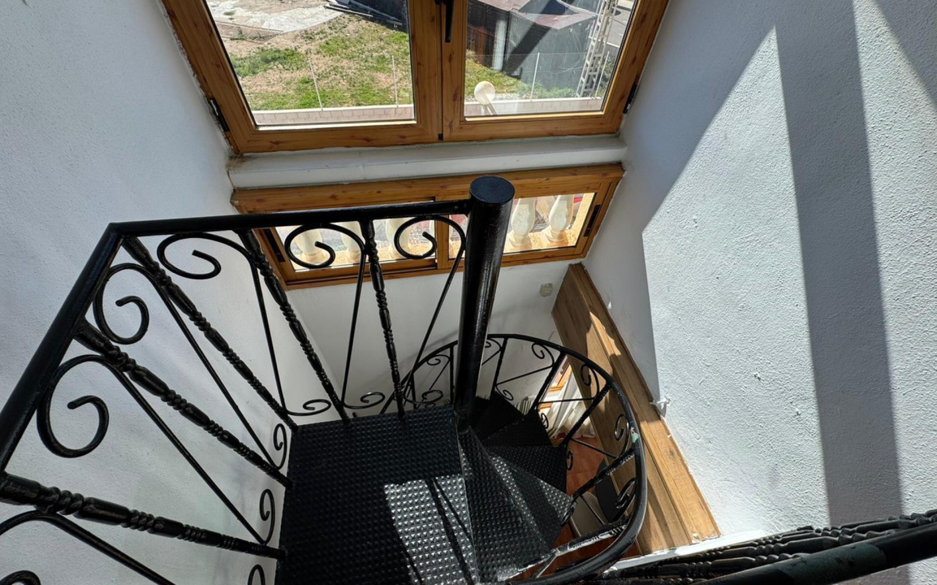 Resale - Villa - Los Altos