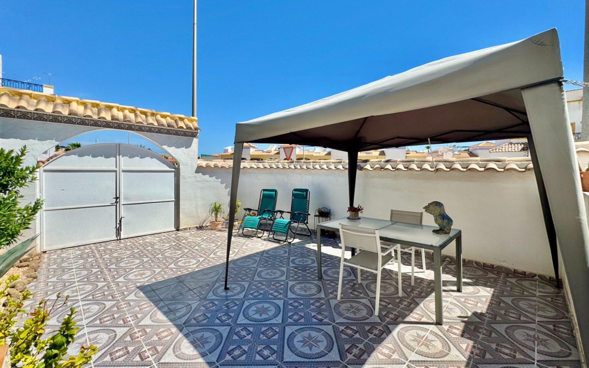 Resale - Villa - Los Altos