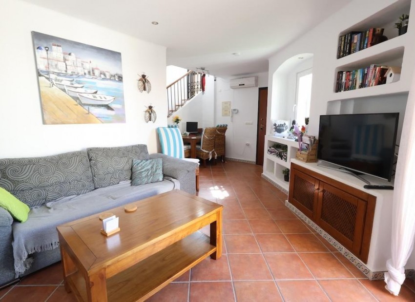 Resale - Villa - Los Altos