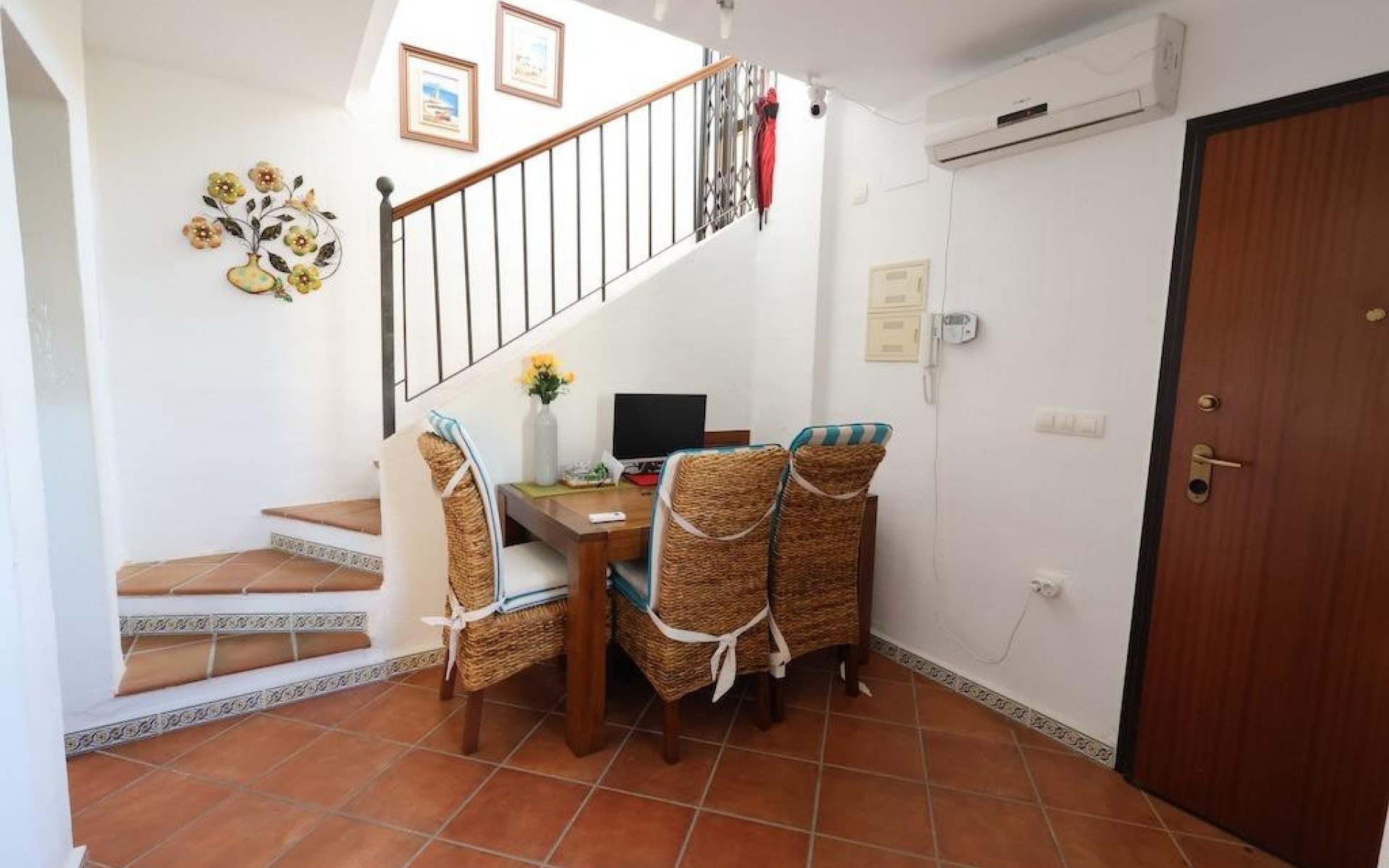 Resale - Villa - Los Altos