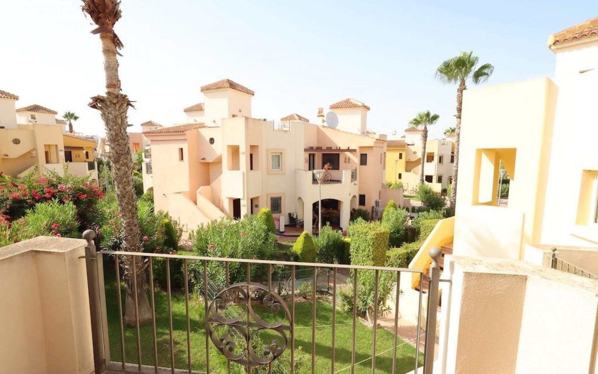 Resale - Villa - Los Altos