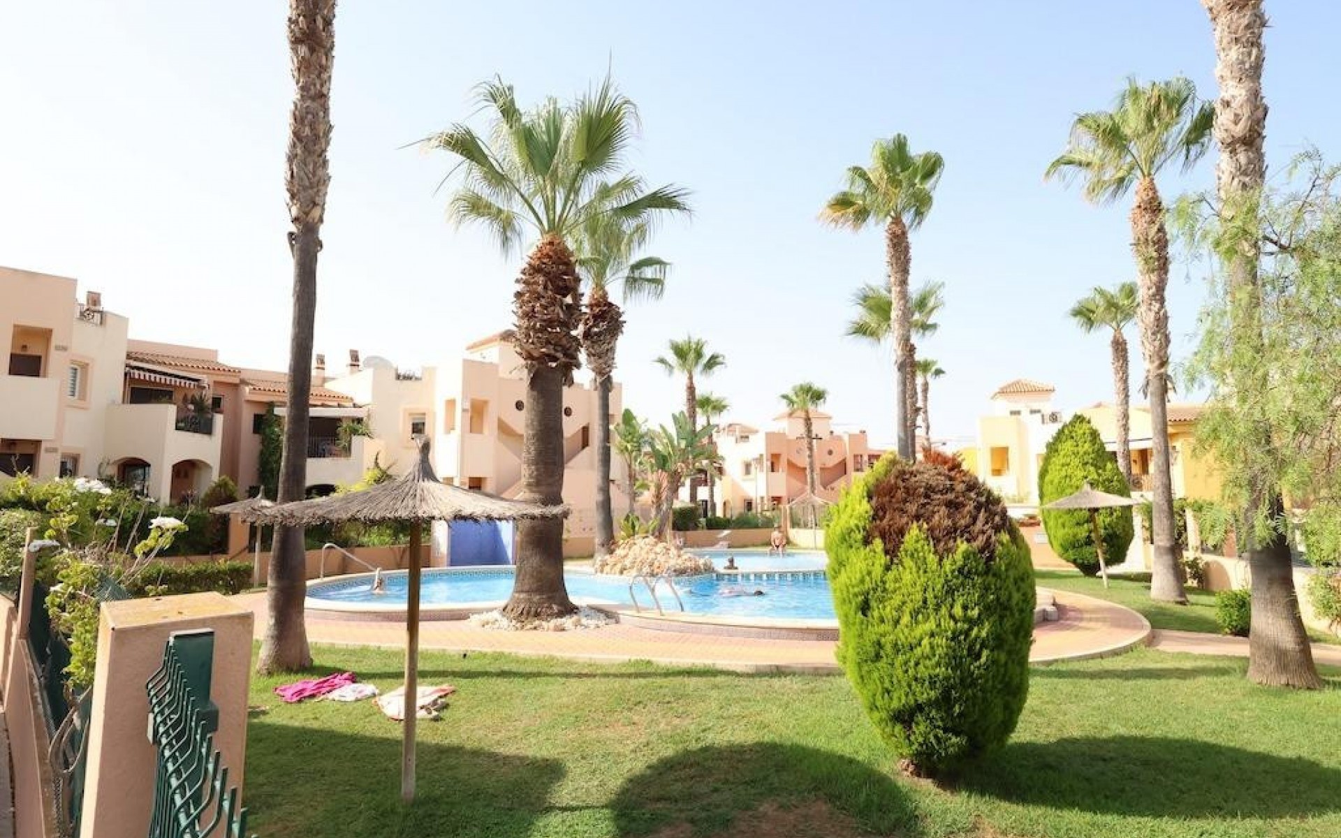 Resale - Villa - Los Altos