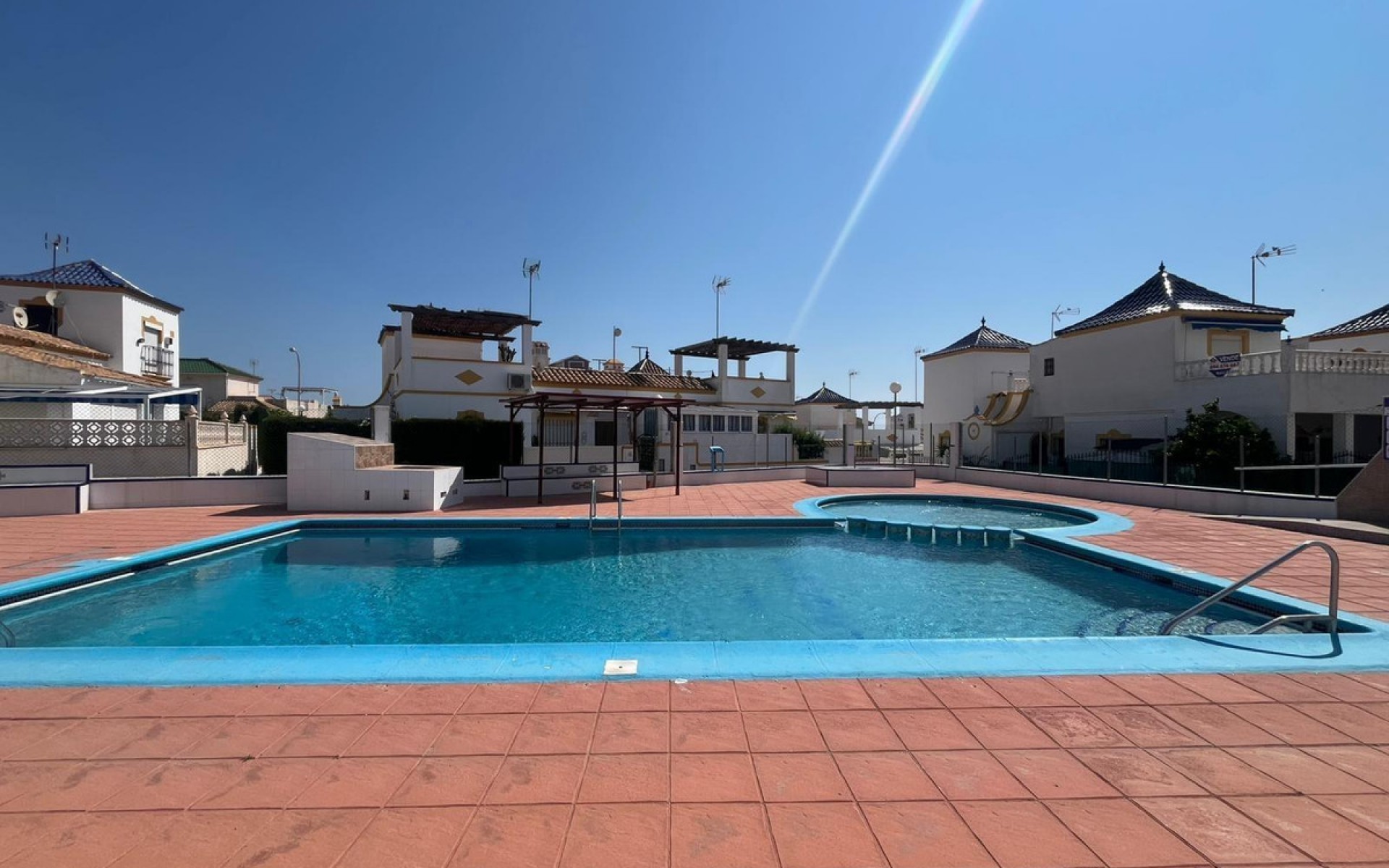 Resale - Villa - Los Altos