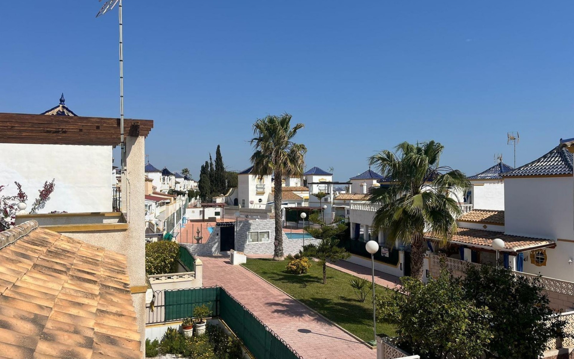 Resale - Villa - Los Altos