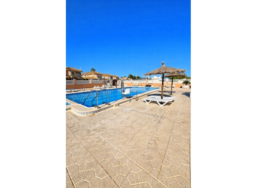 Resale - Villa - Los Altos