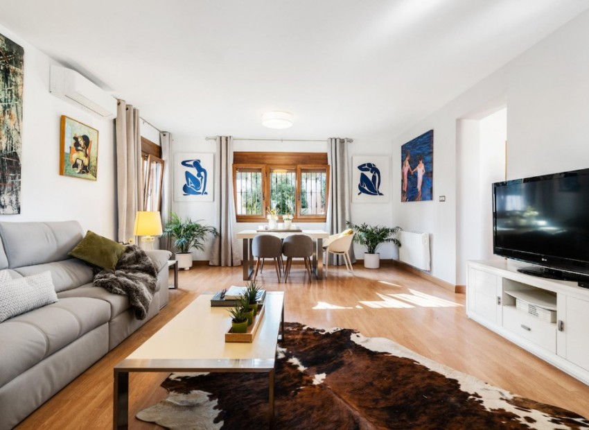 Resale - Villa - Los Balcones