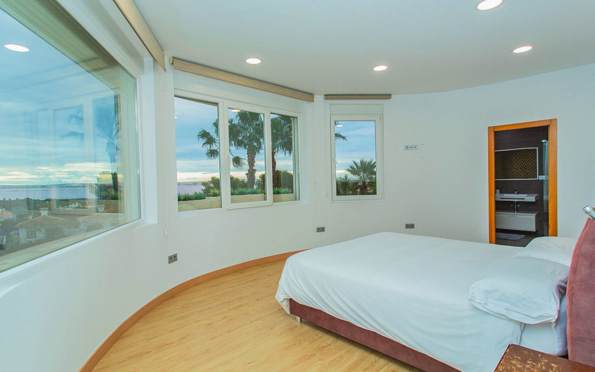 Resale - Villa - Los Balcones