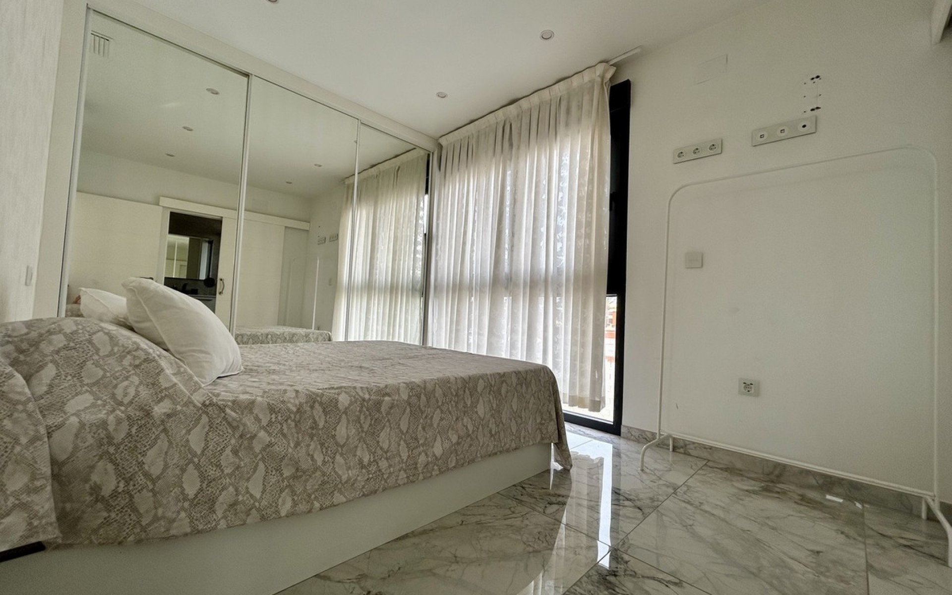 Resale - Villa - Los Balcones