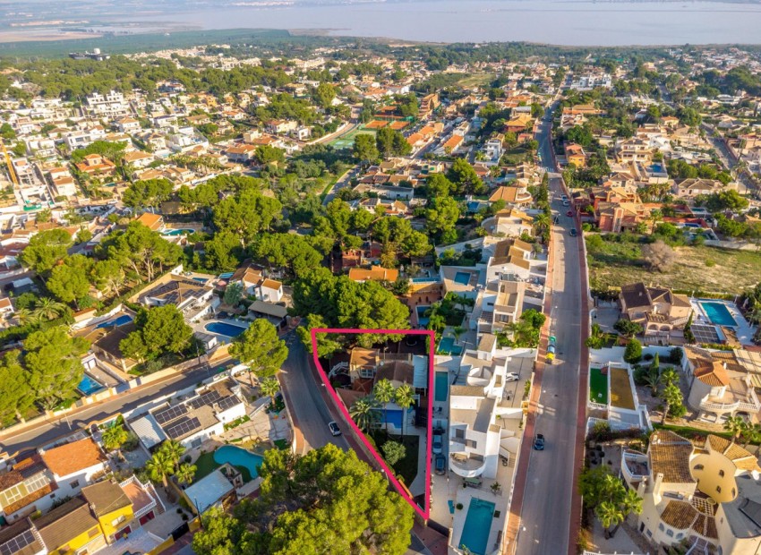 Resale - Villa - Los Balcones