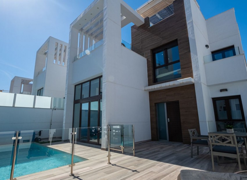 Resale - Villa - Los Balcones