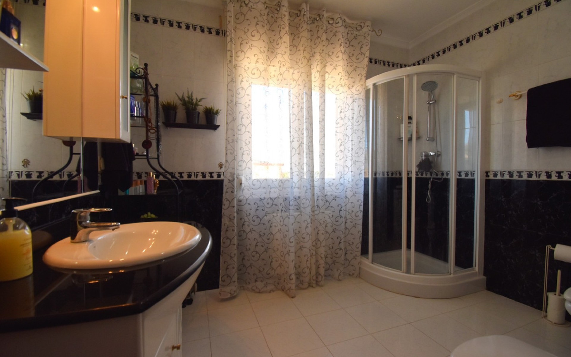 Resale - Villa - Los Balcones