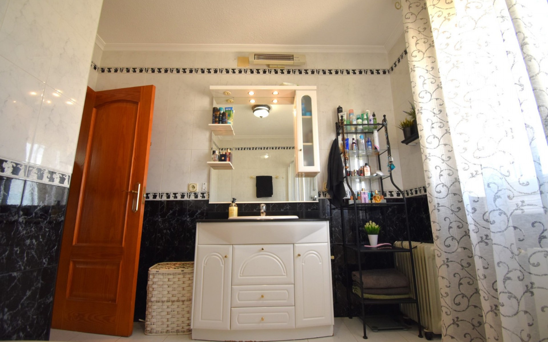 Resale - Villa - Los Balcones