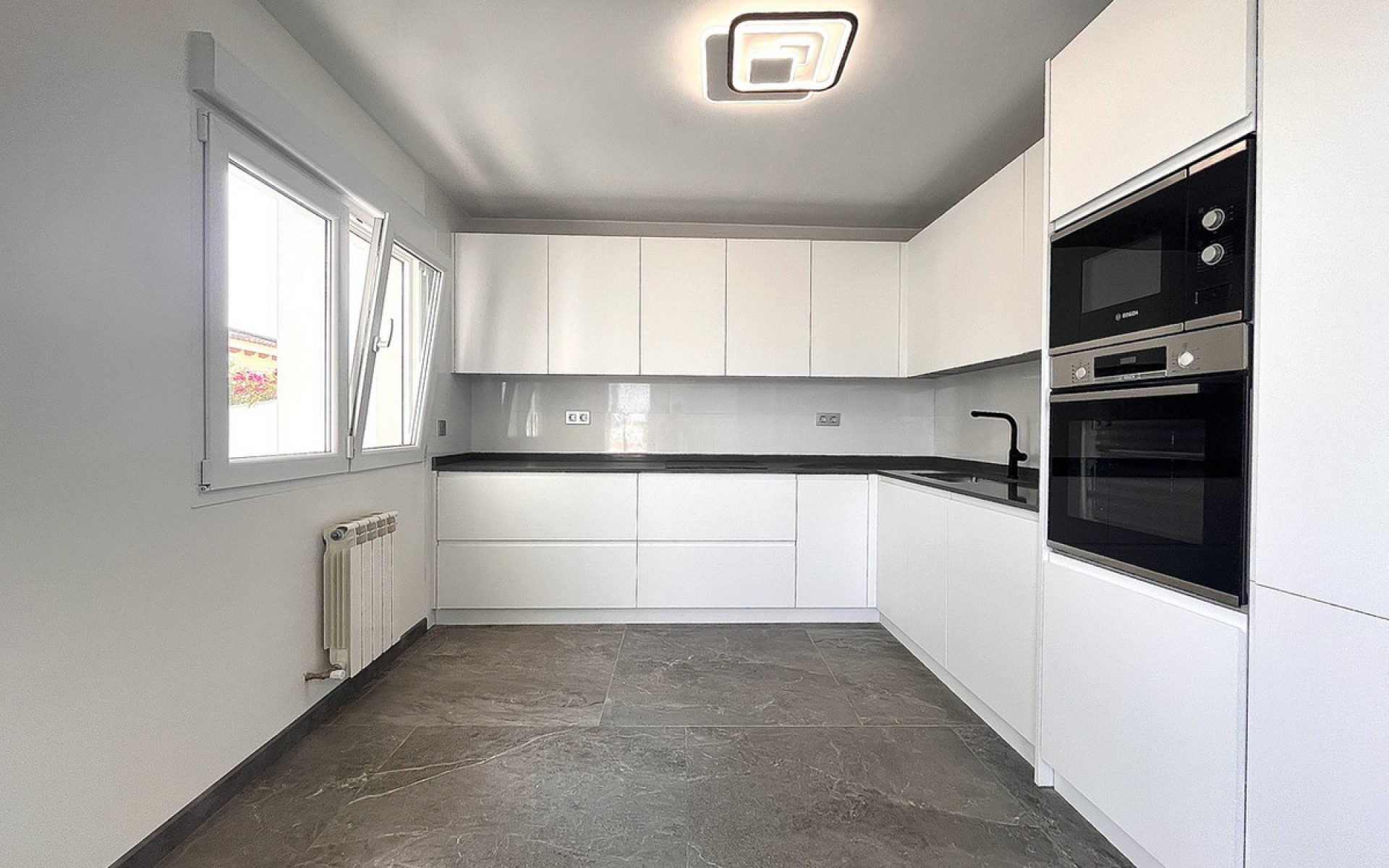 Resale - Villa - Los Balcones