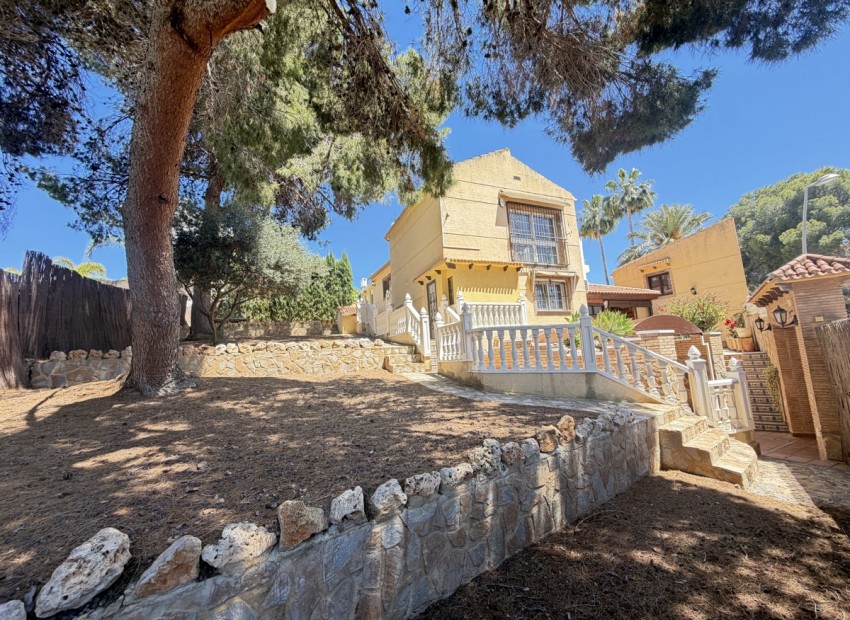 Resale - Villa - Los Balcones