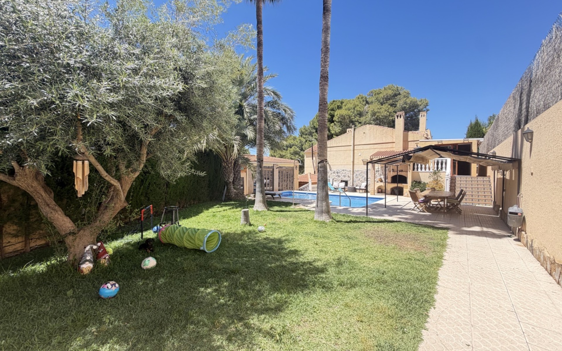 Resale - Villa - Los Balcones