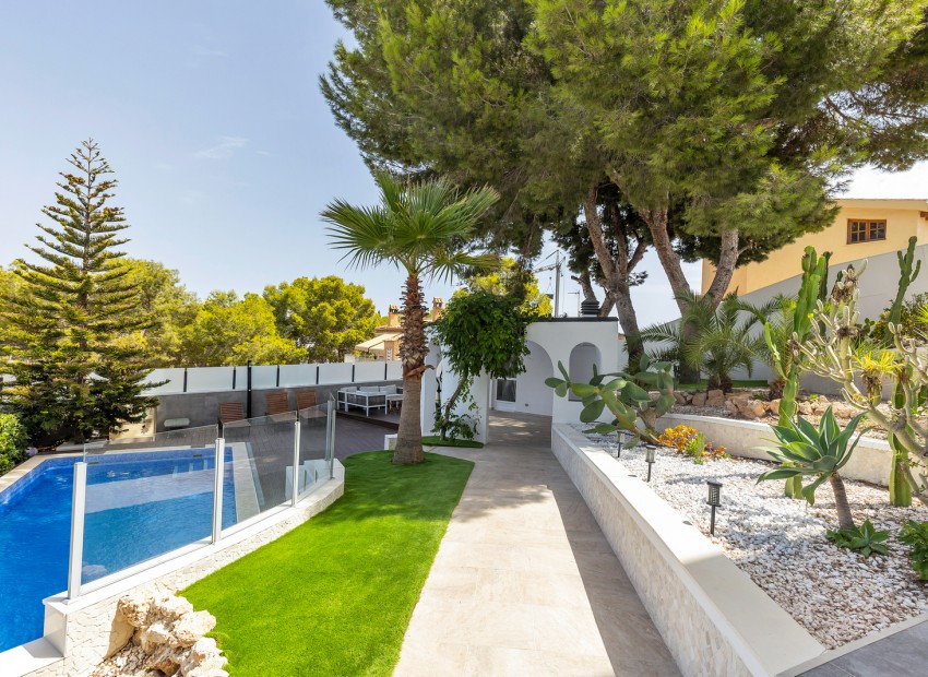 Resale - Villa - Los Balcones