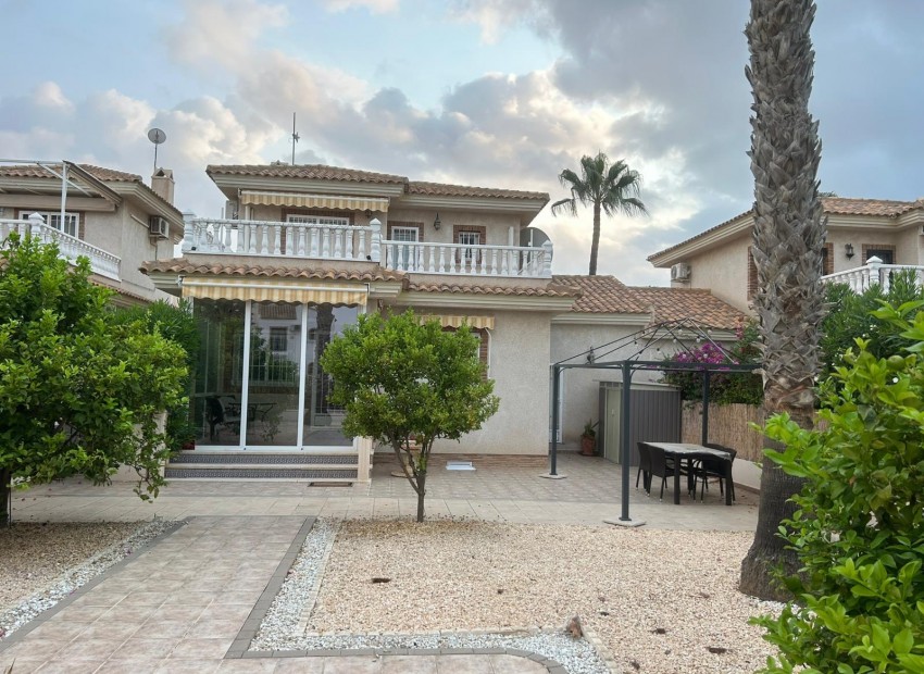 Resale - Villa - Los Dolses