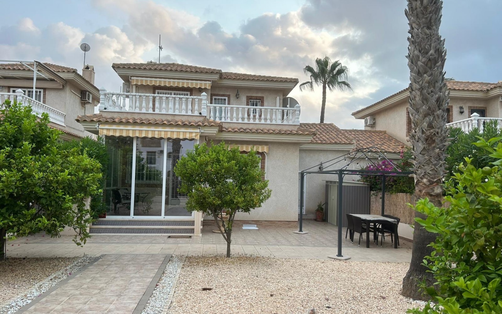 Resale - Villa - Los Dolses