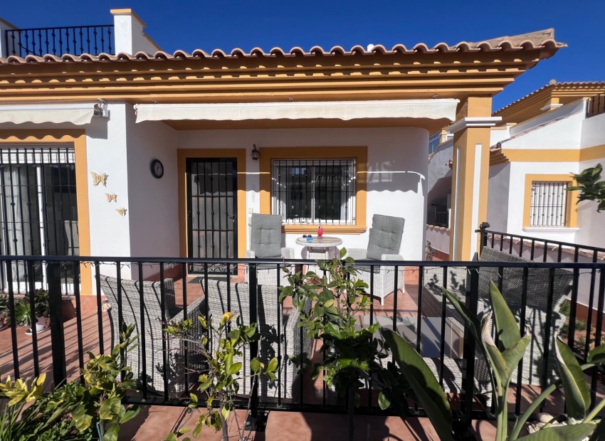 Resale - Villa - Los Montesinos - Entre Naranjos