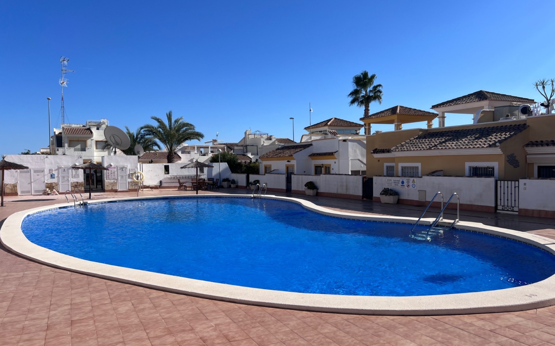 Resale - Villa - Los Montesinos - Entre Naranjos