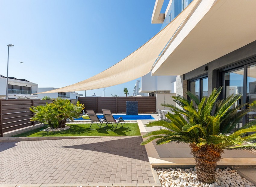 Resale - Villa - Los Montesinos - Entre Naranjos