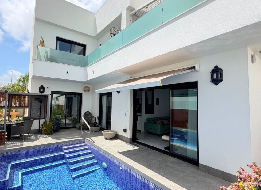 Resale - Villa - Los Montesinos - La Herada