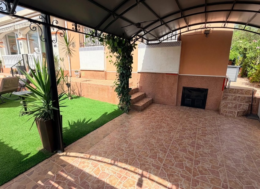 Resale - Villa - Los Montesinos - La Herada