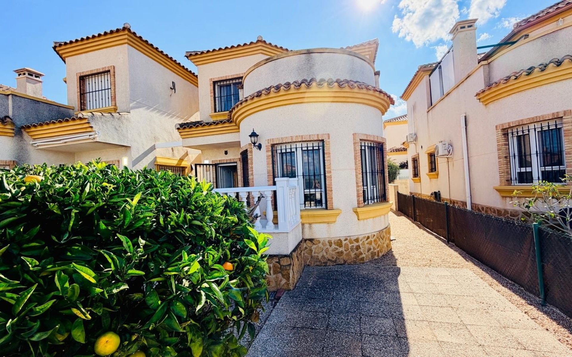 Resale - Villa - Los Montesinos - La Herada