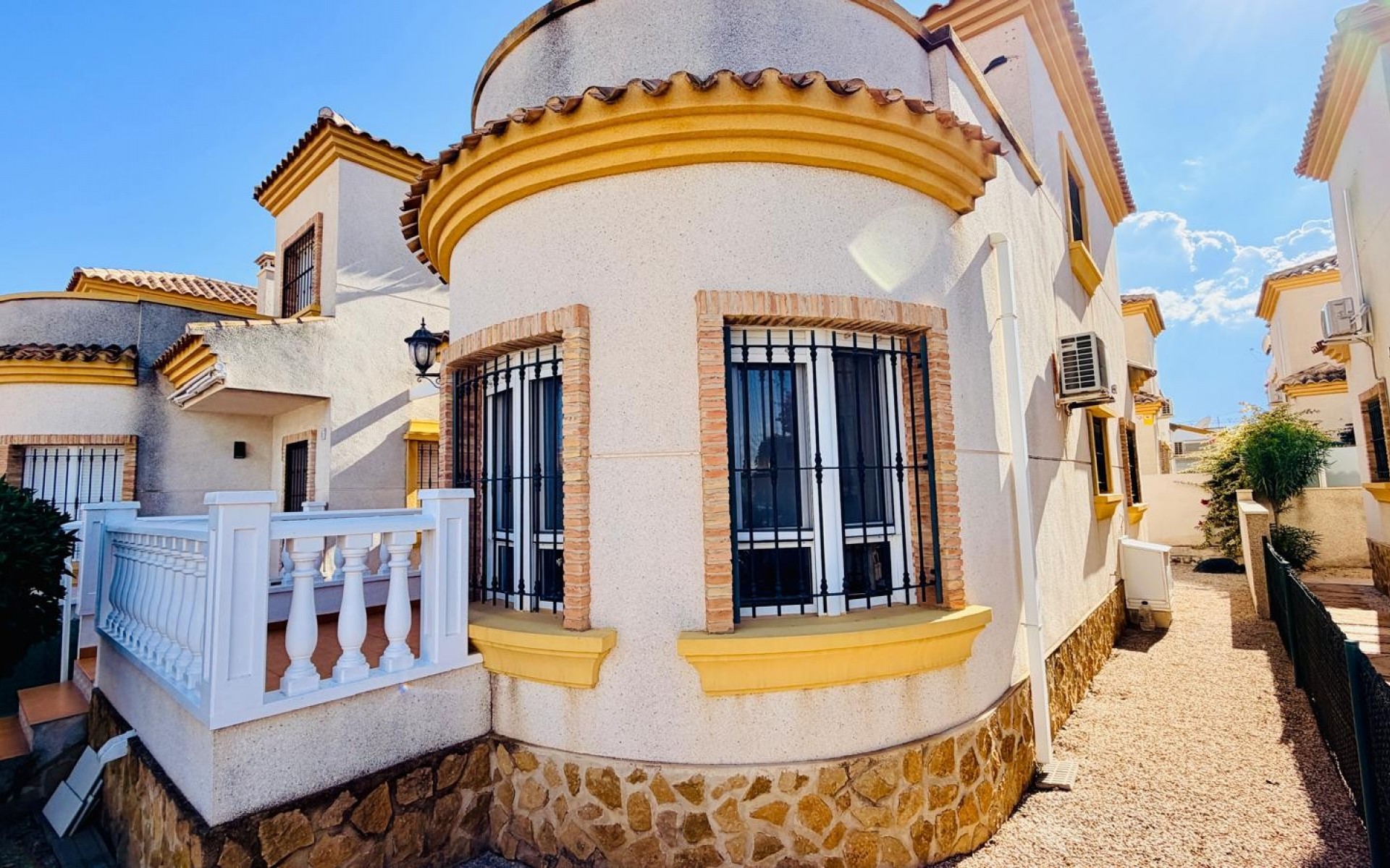 Resale - Villa - Los Montesinos - La Herada
