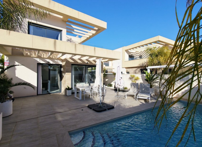 Resale - Villa - Los Montesinos - Los Montesinos Centro