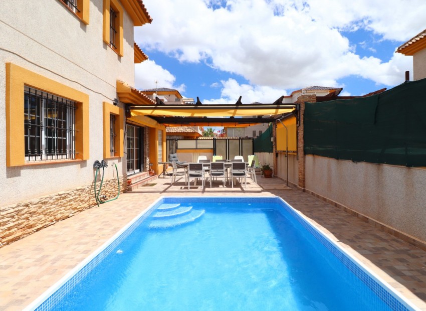 Resale - Villa - Los Montesinos - Los Montesinos Centro