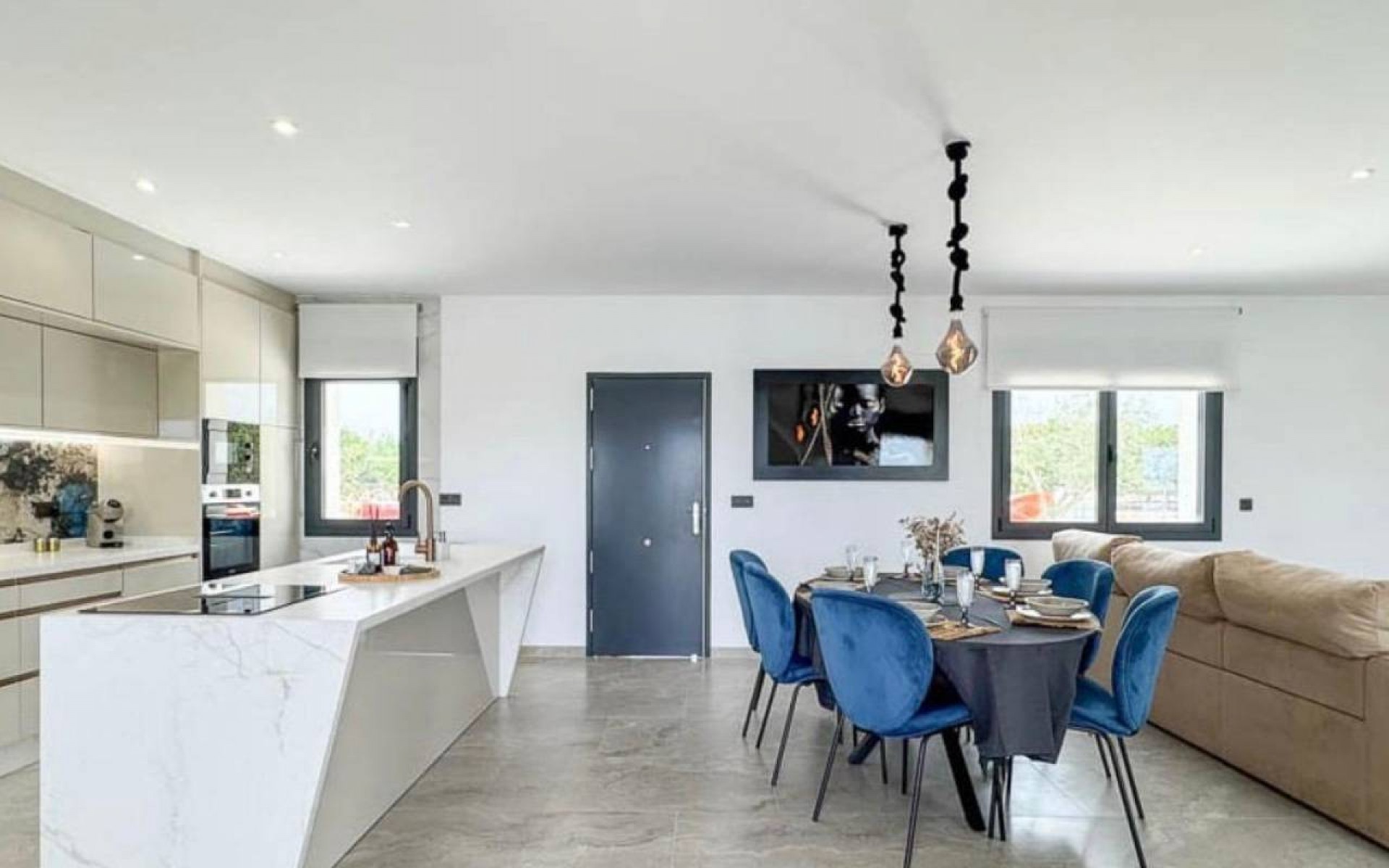 Resale - Villa - Los Montesinos